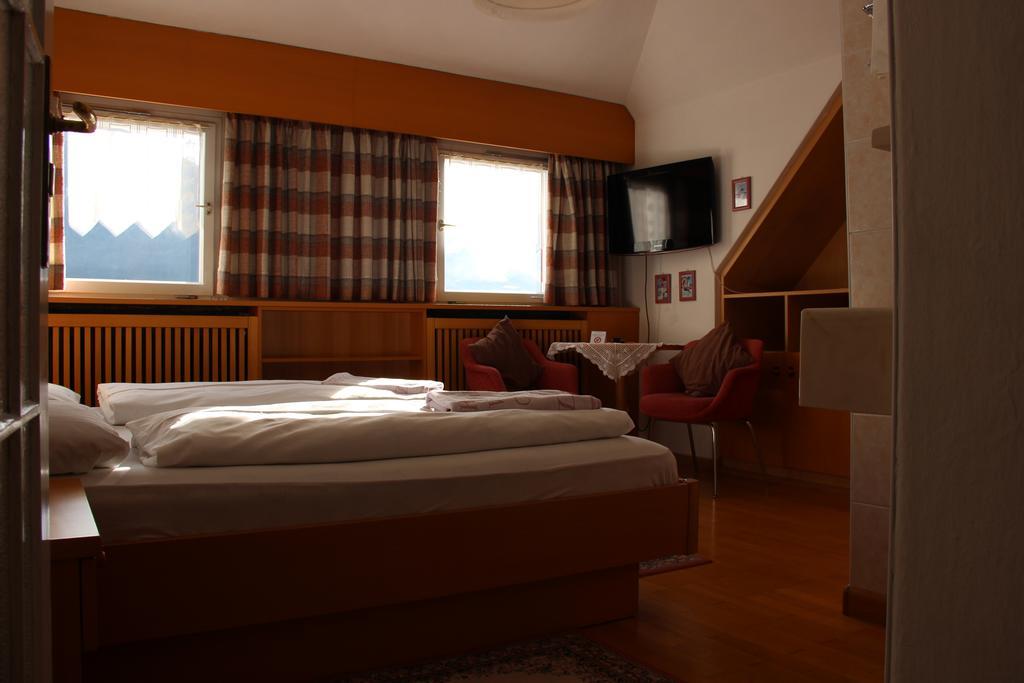 Hotel Villa Emilia Ortisei Ngoại thất bức ảnh